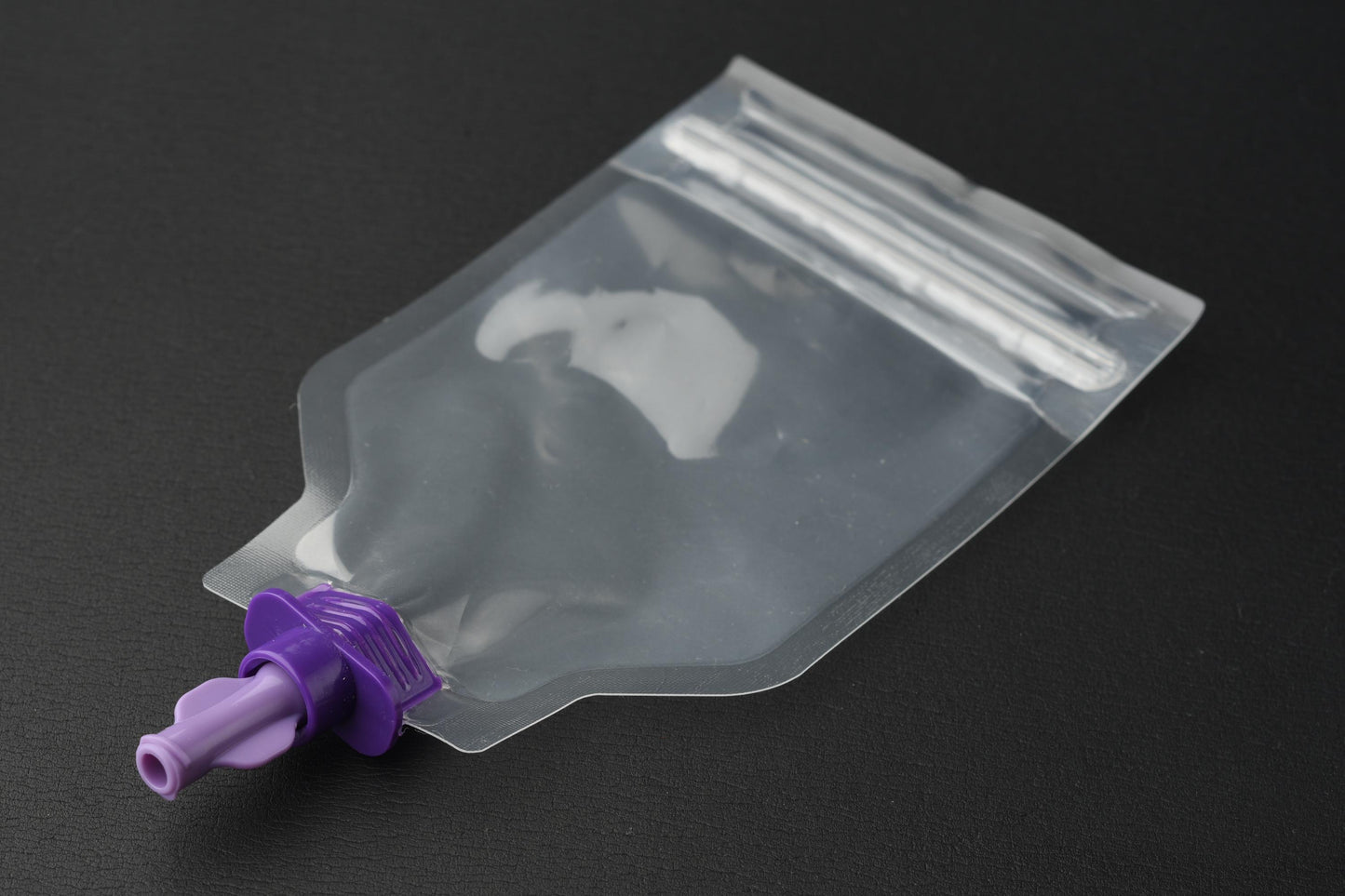 Locking ENFit Connecting Pill Pouch to Leur Syringe
