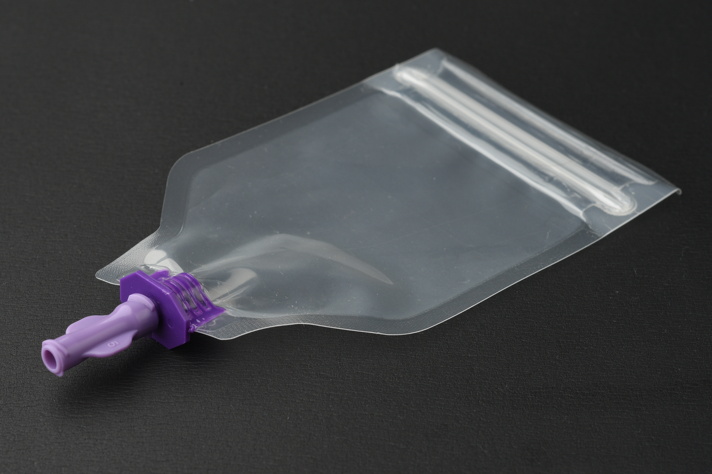 Sideway Capture of Locking ENFit Connecting Pill Pouch to Leur Syringe